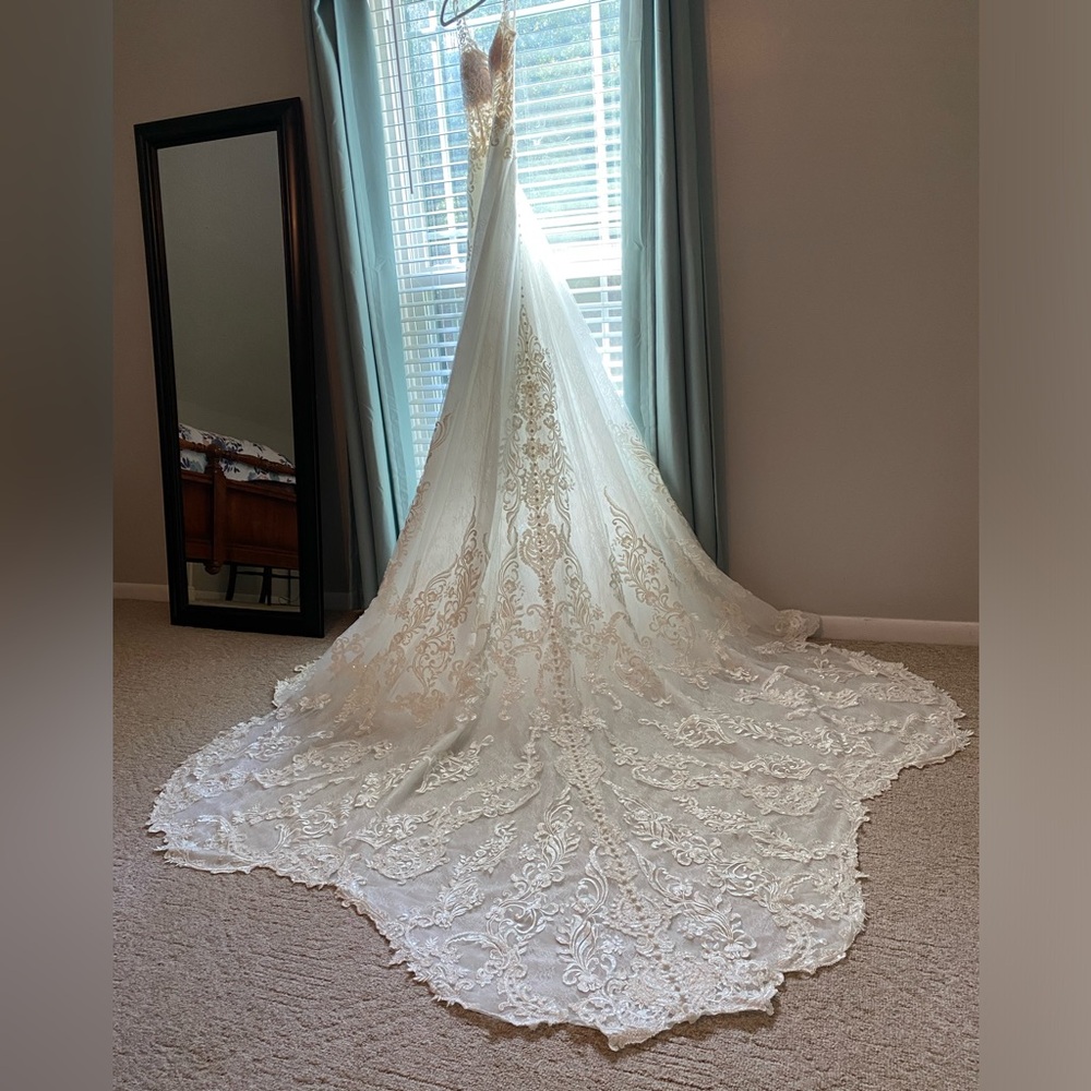 Colby John Wedding Dress Style Number 684